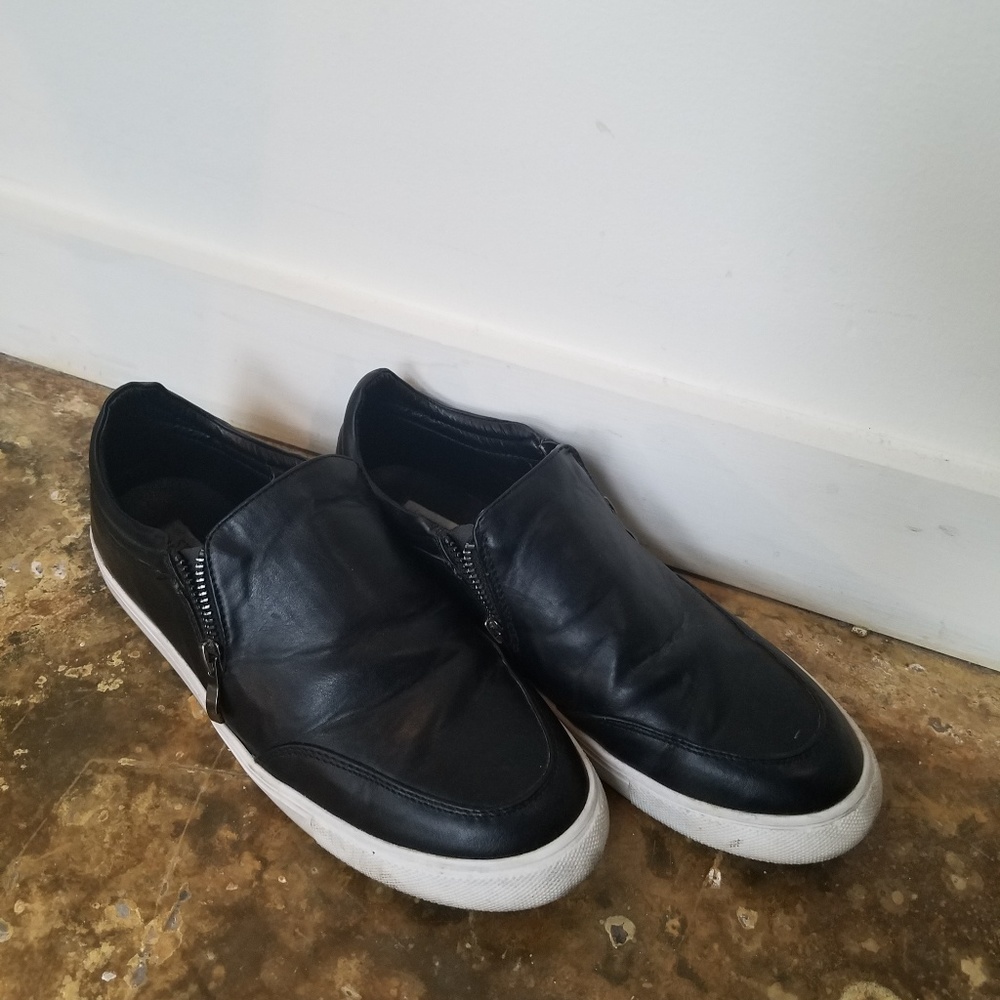 Slip on casual sneakers with side zips
